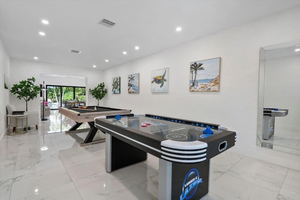 Villalee-jungle Palm Island White Marble Pool Area Casa vacanze Miami