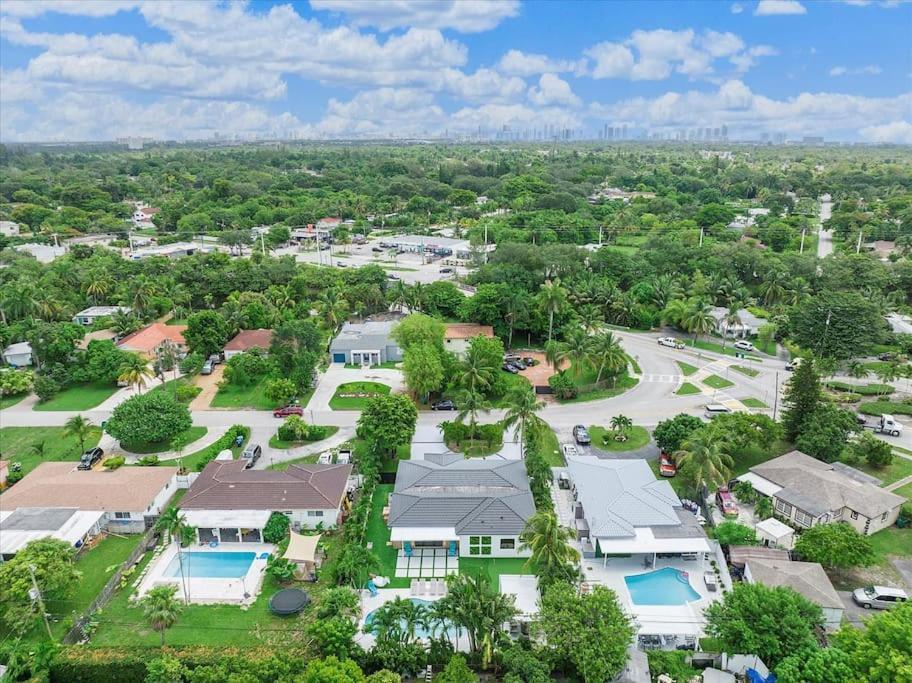 Villalee-jungle Palm Island White Marble Pool Area Casa vacanze Miami